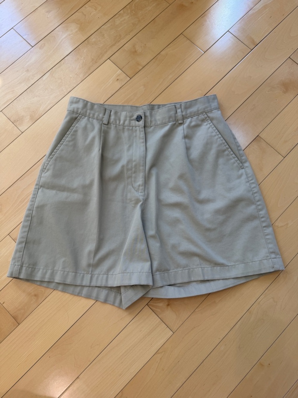LL Bean Classic High-Rise Khaki Women’s Size 10